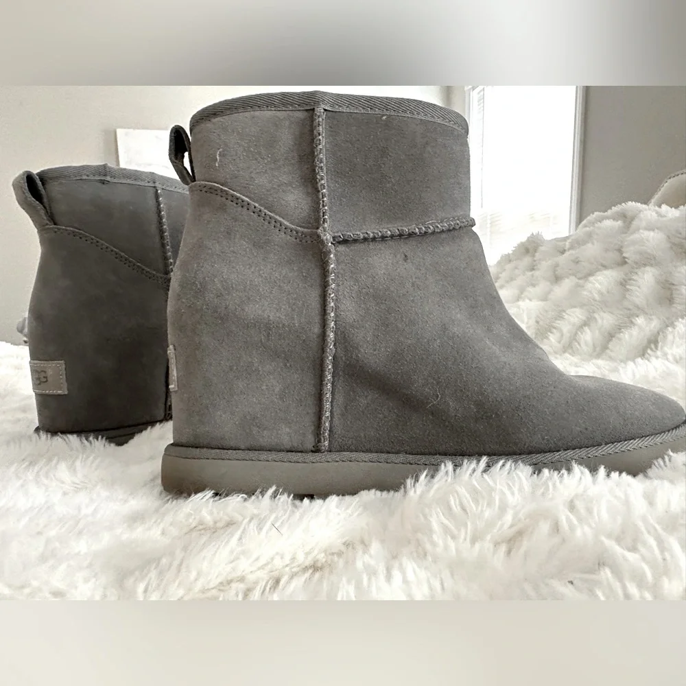 Ugh Boots - Picture 5 of 6